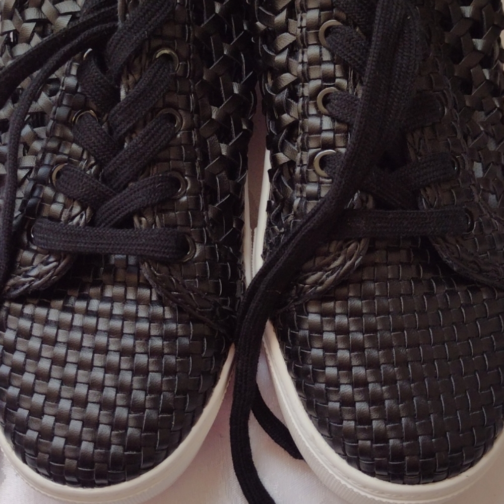 Marc Fisher wolven look shoe - Picture 3 of 6